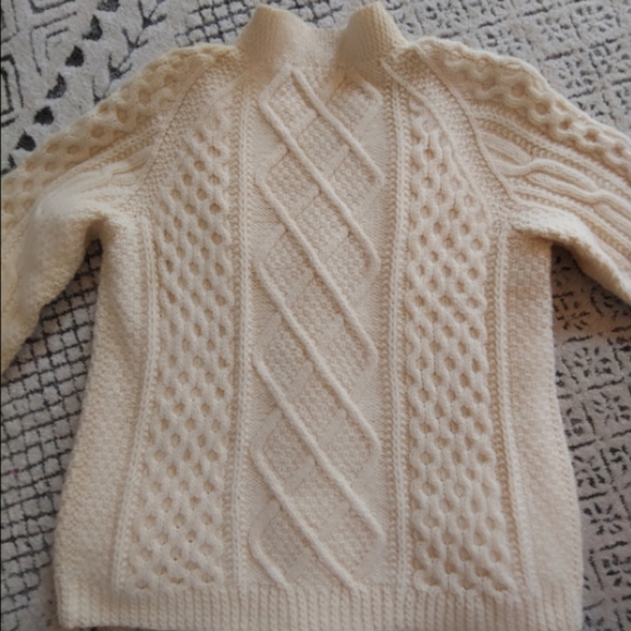 Vintage Joseph F. Heron 100% Irish Wool Handknit Sweater. - Picture 6 of 11